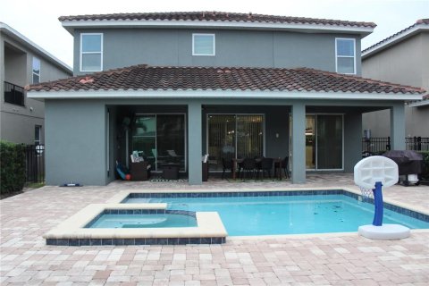 Casa en venta en Kissimmee, Florida, 9 dormitorios, 430.14 m2 № 1327307 - foto 8