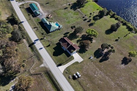 Villa ou maison à vendre à Okeechobee, Floride: 4 chambres, 408.77 m2 № 925792 - photo 10