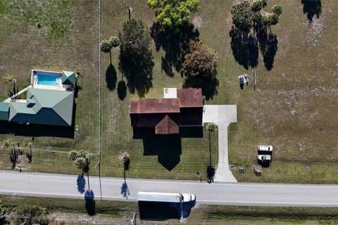 Casa en venta en Okeechobee, Florida, 4 dormitorios, 408.77 m2 № 925792 - foto 9