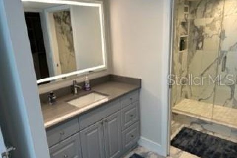 Condo in Longboat Key, Florida, 2 bedrooms  № 221077 - photo 27