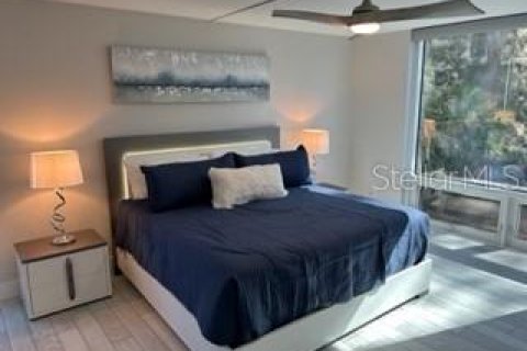 Condo in Longboat Key, Florida, 2 bedrooms  № 221077 - photo 9