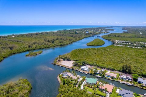 Land in Hobe Sound, Florida № 1210184 - photo 1