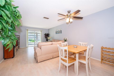 Condo in DeLand, Florida, 2 bedrooms  № 1307734 - photo 13