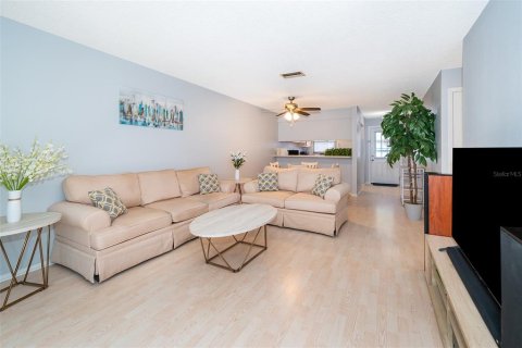 Condo in DeLand, Florida, 2 bedrooms  № 1307734 - photo 19