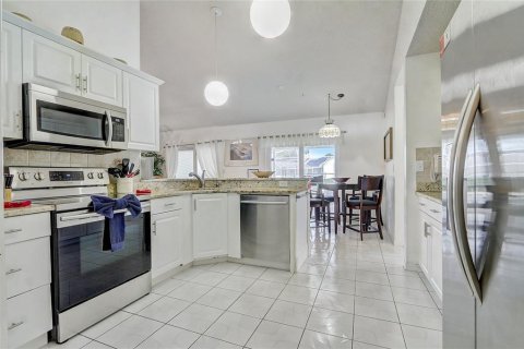 Villa ou maison à vendre à Kissimmee, Floride: 4 chambres, 189.24 m2 № 1350317 - photo 16