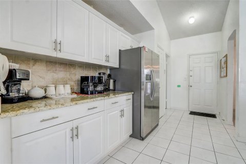 Villa ou maison à vendre à Kissimmee, Floride: 4 chambres, 189.24 m2 № 1350317 - photo 15