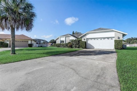 House in Kissimmee, Florida 4 bedrooms, 189.24 sq.m. № 1350317 - photo 3