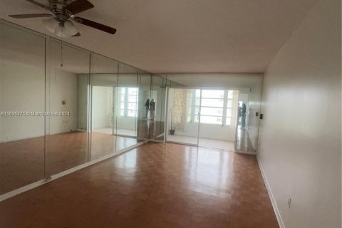 Copropriété à vendre à Sunrise, Floride: 1 chambre, 59.46 m2 № 1305038 - photo 13