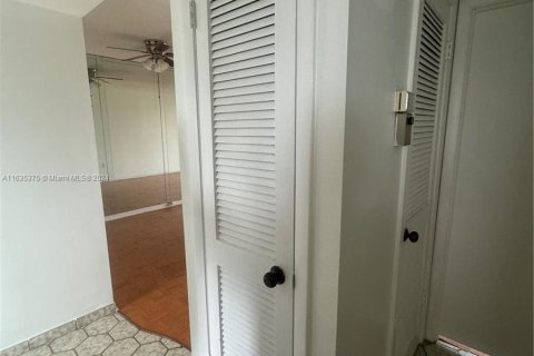 Copropriété à vendre à Sunrise, Floride: 1 chambre, 59.46 m2 № 1305038 - photo 11