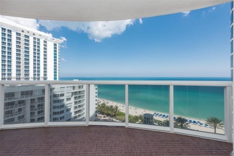 Condo in Sunny Isles Beach, Florida, 2 bedrooms  № 1305037 - photo 4