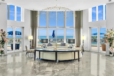 Condo in Sunny Isles Beach, Florida, 2 bedrooms  № 1305037 - photo 15