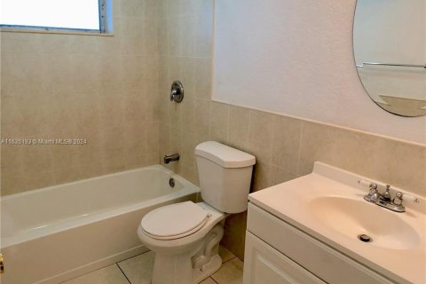 Condo in Miami Beach, Florida, 1 bedroom  № 1305042 - photo 10