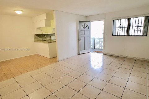 Copropriété à vendre à Miami Beach, Floride: 1 chambre, 61.97 m2 № 1305042 - photo 2