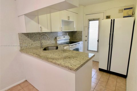 Copropriété à vendre à Miami Beach, Floride: 1 chambre, 61.97 m2 № 1305042 - photo 4