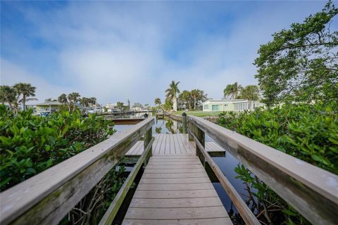 Villa ou maison à louer à Englewood, Floride: 2 chambres, 142.88 m2 № 1343211 - photo 12