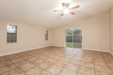 House in Tampa, Florida 4 bedrooms, 165.55 sq.m. № 1343212 - photo 9