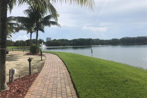 Copropriété à vendre à Sunrise, Floride: 2 chambres, 176.89 m2 № 1237061 - photo 29