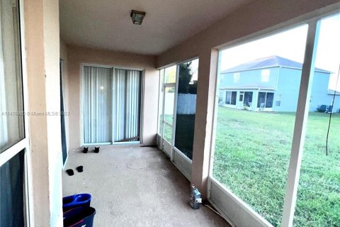 House in Kissimmee, Florida 4 bedrooms, 214.42 sq.m. № 843431 - photo 25