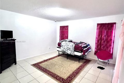 Casa en venta en Kissimmee, Florida, 4 dormitorios, 214.42 m2 № 843431 - foto 11