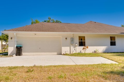 House in Palm Bay, Florida 4 bedrooms, 222.97 sq.m. № 1168156 - photo 5