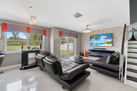 Casa en venta en Miramar, Florida, 3 dormitorios, 160.35 m2 № 1281866 - foto 12