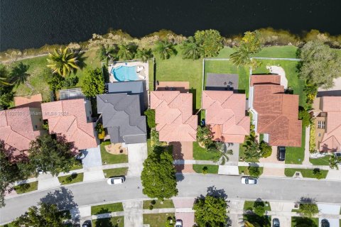 Casa en venta en Miramar, Florida, 3 dormitorios, 160.35 m2 № 1281866 - foto 4