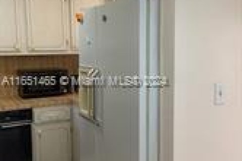 Condominio en venta en Sunrise, Florida, 1 dormitorio, 59.46 m2 № 1333629 - foto 11