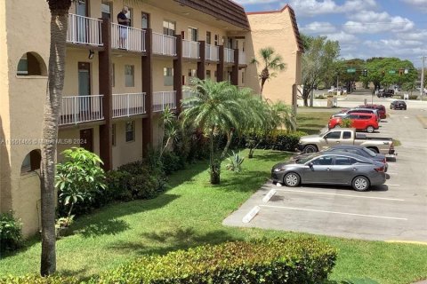 Condominio en venta en Sunrise, Florida, 1 dormitorio, 59.46 m2 № 1333629 - foto 1