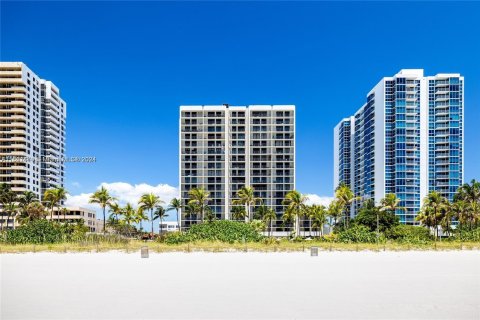 Copropriété à vendre à Miami Beach, Floride: 1 chambre, 99.87 m2 № 1333631 - photo 3