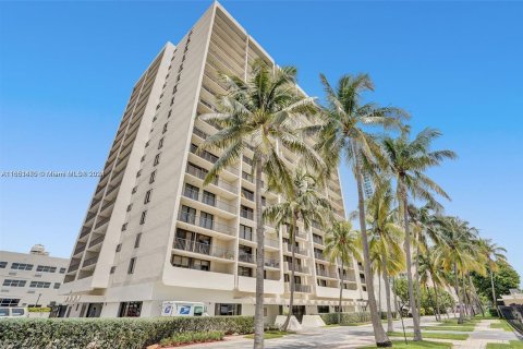 Condominio en venta en Miami Beach, Florida, 1 dormitorio, 99.87 m2 № 1333631 - foto 14