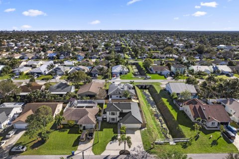 Villa ou maison à vendre à Jupiter, Floride: 4 chambres, 222.78 m2 № 987251 - photo 3