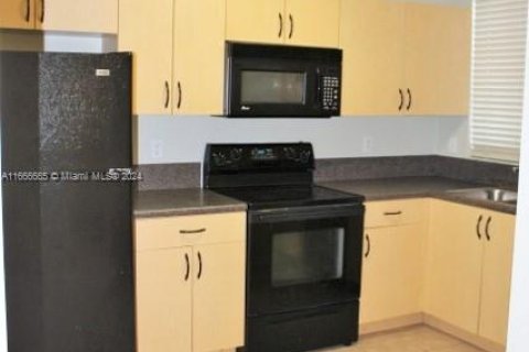 Adosado en venta en Hollywood, Florida, 2 dormitorios, 133.78 m2 № 1380497 - foto 3