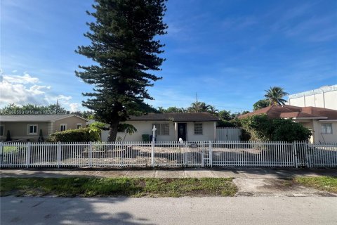 Casa en venta en Opa-locka, Florida, 3 dormitorios, 89.19 m2 № 1380369 - foto 4