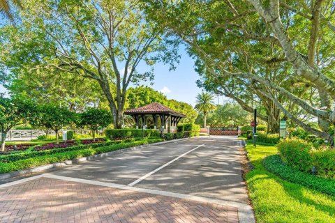 Townhouse in Wellington, Florida 3 bedrooms, 195.19 sq.m. № 1133021 - photo 1