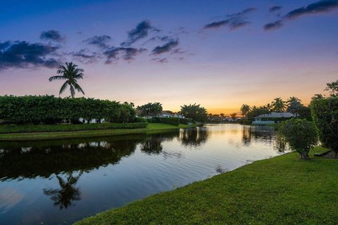 Townhouse in Wellington, Florida 3 bedrooms, 195.19 sq.m. № 1133021 - photo 3