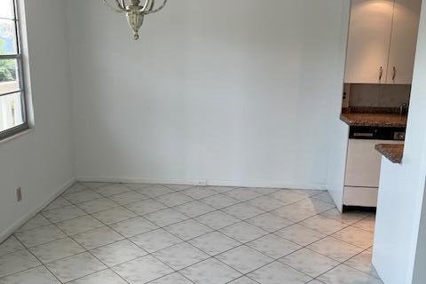 Condo in Deerfield Beach, Florida, 2 bedrooms  № 1132970 - photo 10