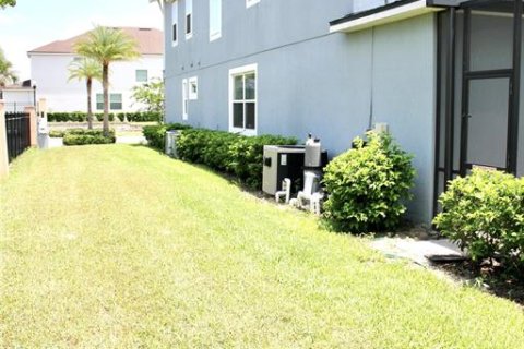 Casa en venta en Kissimmee, Florida, 9 dormitorios, 405.33 m2 № 1302001 - foto 5