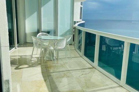 Copropriété à louer à Sunny Isles Beach, Floride: 3 chambres, 195.65 m2 № 873883 - photo 12