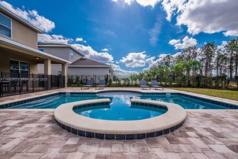 Villa ou maison à vendre à Kissimmee, Floride: 8 chambres, 335.56 m2 № 873884 - photo 15