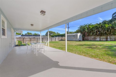 House in Hobe Sound, Florida 3 bedrooms, 119.38 sq.m. № 1145902 - photo 6