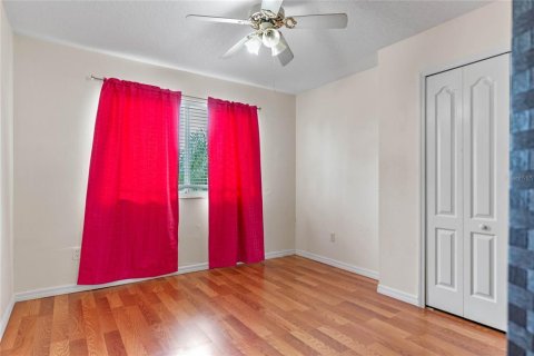 House in Orlando, Florida 5 bedrooms, 234.49 sq.m. № 823923 - photo 25