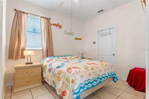 House in Orlando, Florida 5 bedrooms, 234.49 sq.m. № 823923 - photo 20