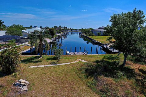 Terreno en venta en Port Charlotte, Florida № 1297045 - foto 1