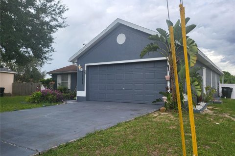 Villa ou maison à vendre à Kissimmee, Floride: 4 chambres, 160.26 m2 № 1297046 - photo 2