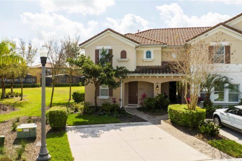 Townhouse in Davenport, Florida 5 bedrooms, 228.54 sq.m. № 1239219 - photo 3