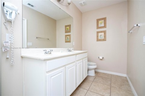 Adosado en venta en Davenport, Florida, 5 dormitorios, 228.54 m2 № 1239219 - foto 29