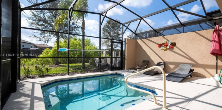 Touwnhouse à Davenport, Floride 5 chambres, 228.54 m2 № 1239219