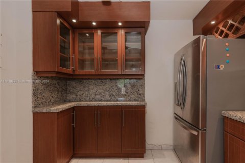 Condo in Aventura, Florida, 1 bedroom  № 1318871 - photo 13