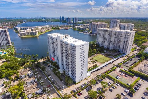 Copropriété à vendre à Aventura, Floride: 1 chambre, 99.03 m2 № 1318871 - photo 2