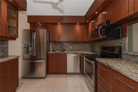 Condo in Aventura, Florida, 1 bedroom  № 1318871 - photo 12